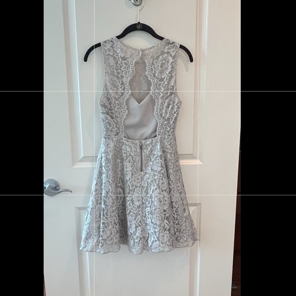 Alice + Olivia Lace Open Back Dress - Picture 11 of 16